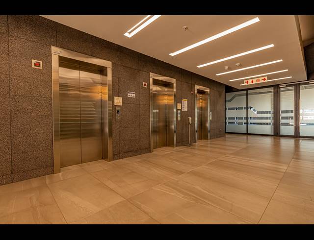 22M² SERVICED OFFICE TO LET IN VORNA VALLEY